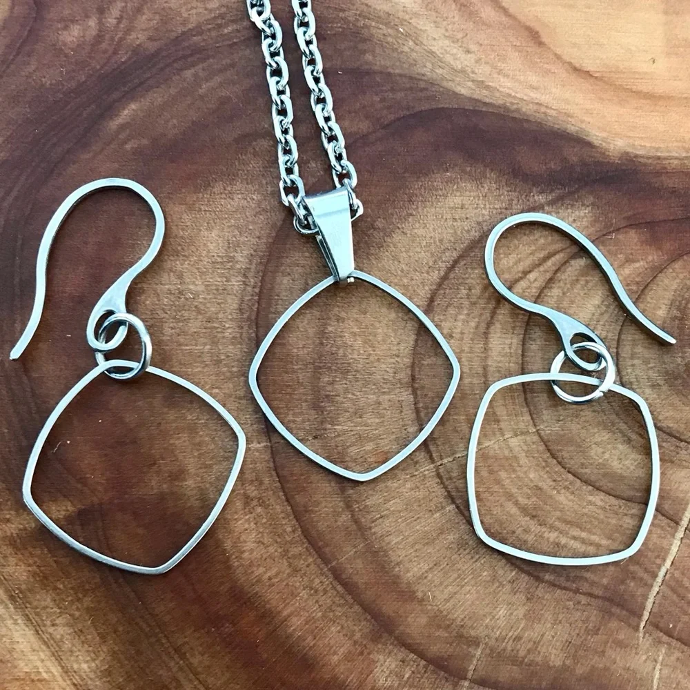 🆕 Square Shaped Necklace and Earrings Set Stainless Steel